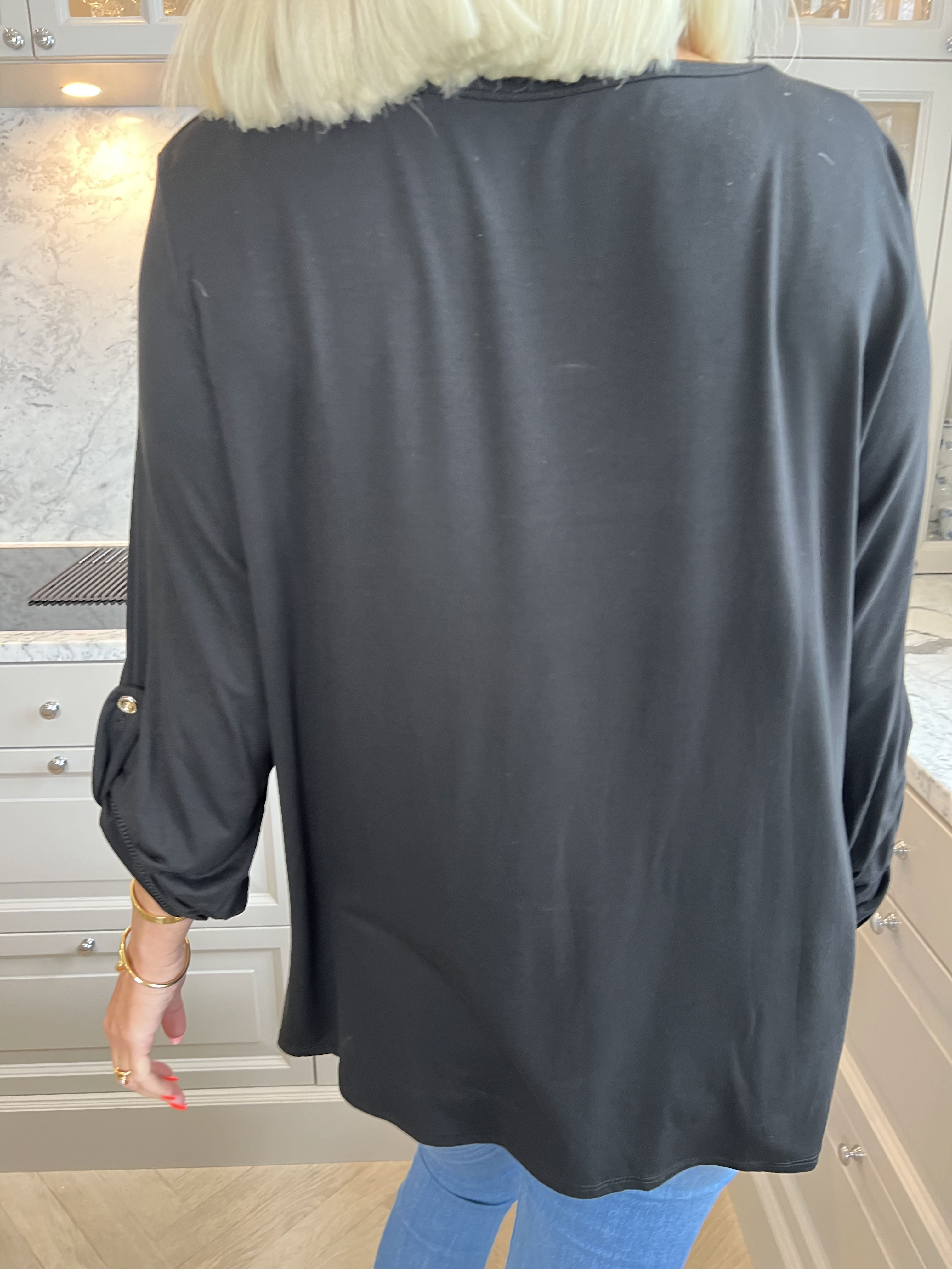 Sisse - Blød elastisk bluse med motiv og similisten